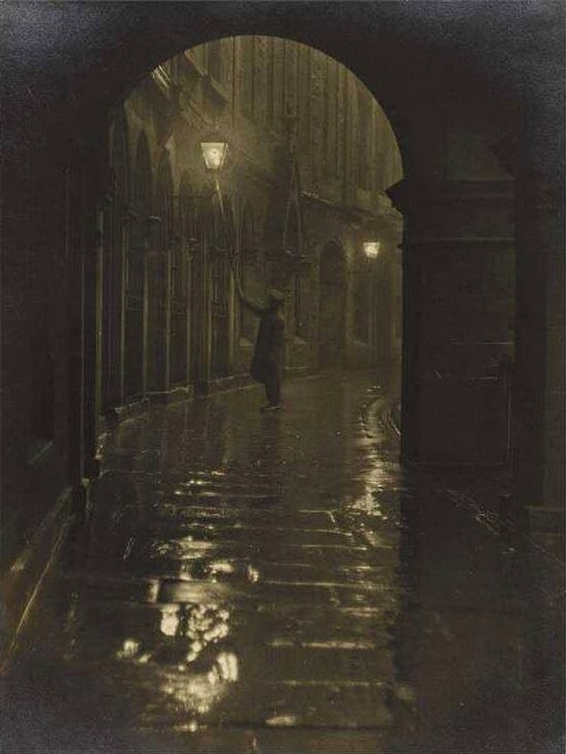 19. Sokak lambası yakıcısı, Edinburgh, 1928