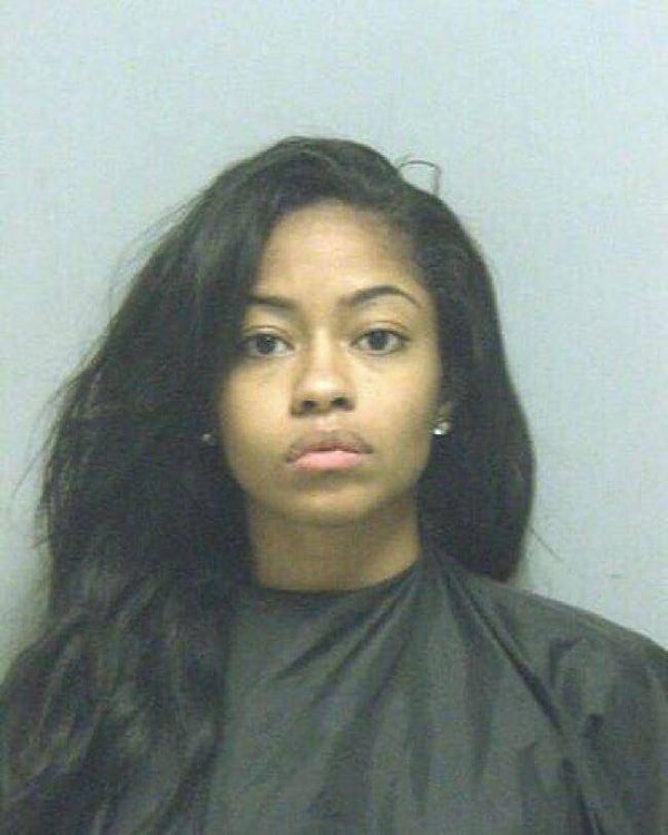 4. Еще одна девочка с шикарными волосами и милым личиком