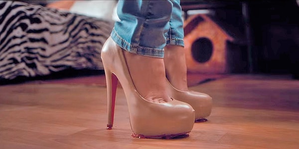 1. Когда-то ты думала, что, когда станешь немного старше, будешь каждый день ходить в туфлях на высоких каблуках...