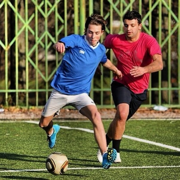 3. Родные Андрея сообщают, что юноша старается не акцентировать внимание на своем родстве с автором «Войны и мира».