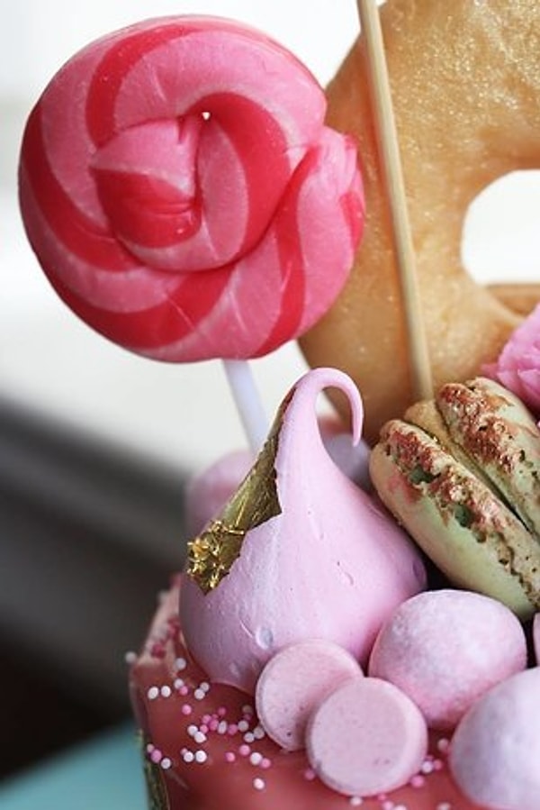 7. Этот торт изготовлен с использованием халяльных материалов и стал подарком для празднования периода хаджа.