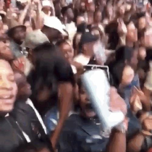 This time she wasn't on stage but among the crowd, living her best life.