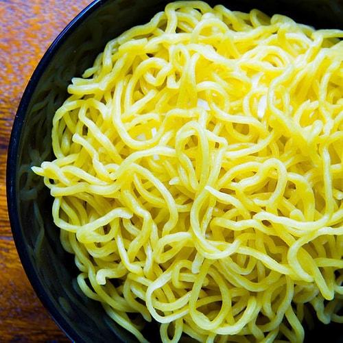 Превратите спагетти в рамэн с помощью соды