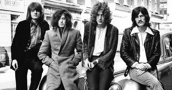 1. 2005 yılında BBC, takipçilerinden istedikleri müzisyeni seçerek ideal süper rock grubunu oluşturmalarını istedi. Oluşan grup Led Zeppelin'di.