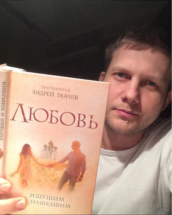 7. Нынешний директор телеканала, Борис Костенко, утверждает, что Корчевников по факту станет первым человеком на канале, в то время как сам он займет пост его заместителя.