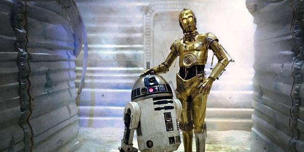 40. En güzelini en sona sakladık: Aralıksız her Star Wars filminde yer alan karakterler R2-D2 ve C-3PO
