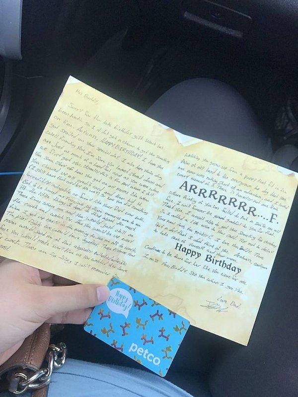 Rebecca hediyeler, kartları ve son aldığı mektubu da Twitter üzerinden paylaştı.