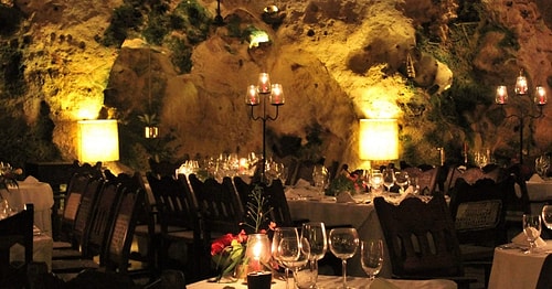 Ali Barbour Cave Restaurant, Кения