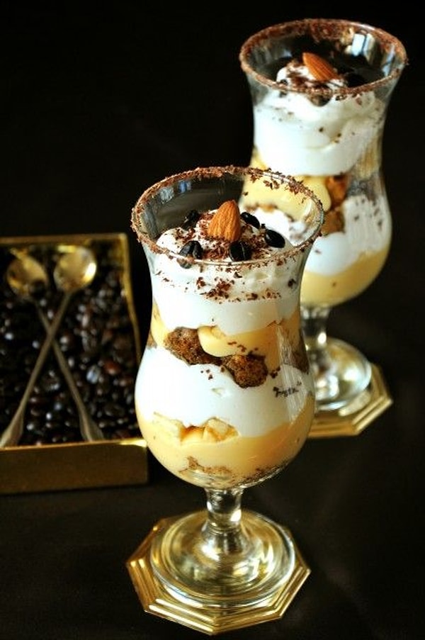 7. Трайфл с бананами и кофе