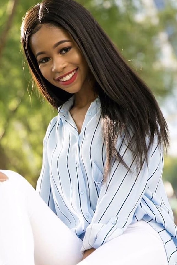 1. Это Кейтлан, старшеклассница из Хьюстона.