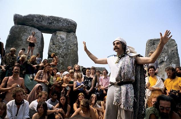 14. Hippies gather at Stonehenge, in the UK, to mark the summer solstice in 1972.