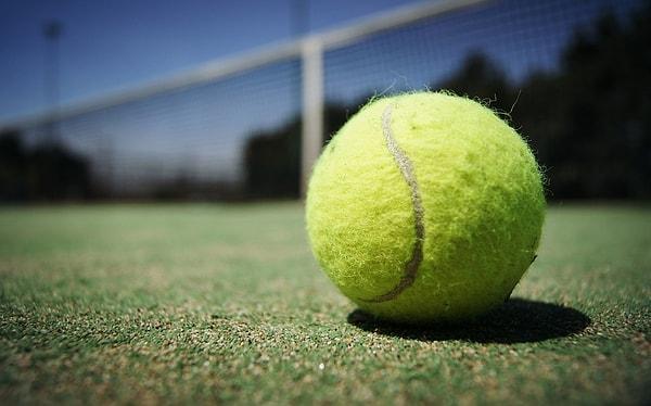 13. Tenis topu eskiden hangi materyalden yapılıyordu?