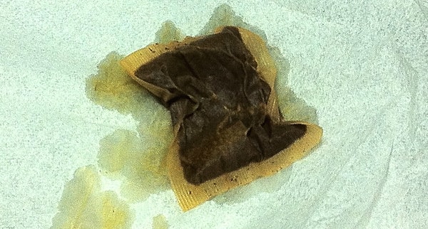 6. Выбрасывайте чайные пакетики в мусорку