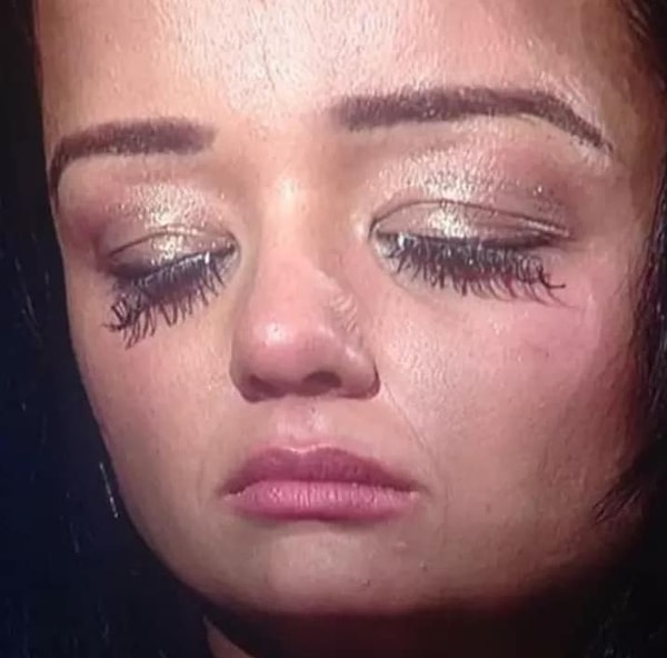 9. Фальшивые ресницы