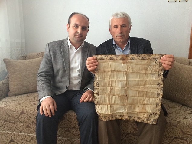 Fatma Hanım mendili 50 yıl saklamış.