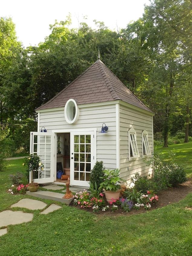 11. This little charmer, which looks like a playhouse for grown-ups.