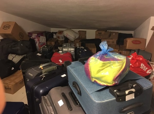 12. А теперь представьте, что кто-то запер вас в этой комнате на замок...