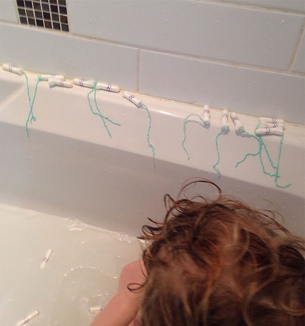 9. "Мой сын нашел мои "рыболовные крючки" и решил поиграть с ними в ванне"