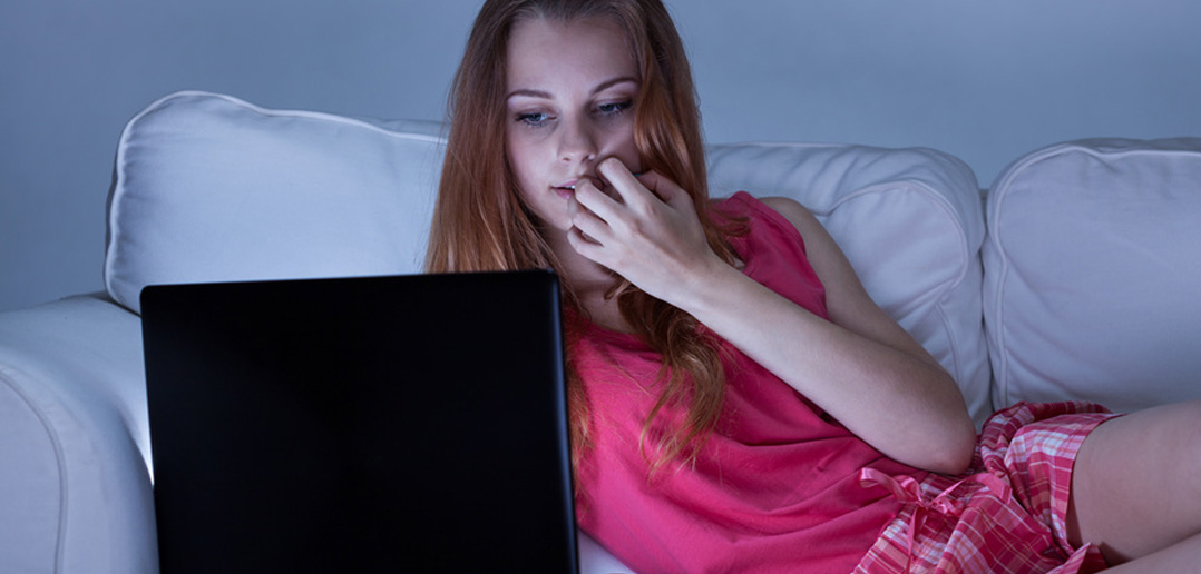 Women Watching Gay - 14 Things You Didn't Know About Women's Porn Habits! - onedio.co