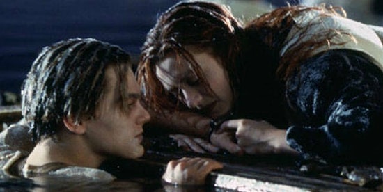 Сумасшедшая теория о том, почему Роза не разделила дверь с Джеком, от фанатов «Титаника»