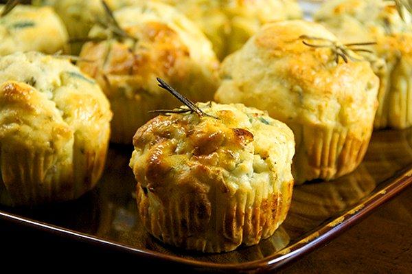 10. Yeşillikler içinde bir muffin