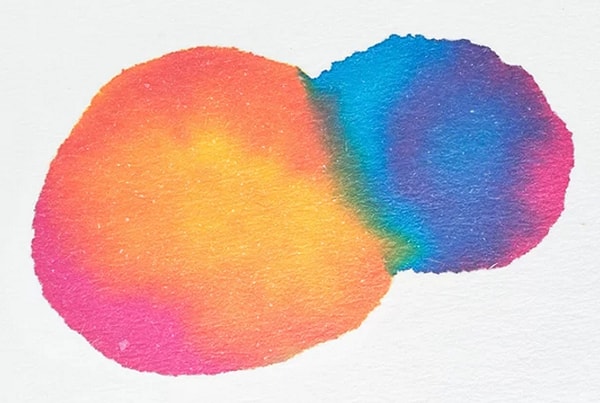 8. По какому направлению ваши глаза рассматривают это пятно?