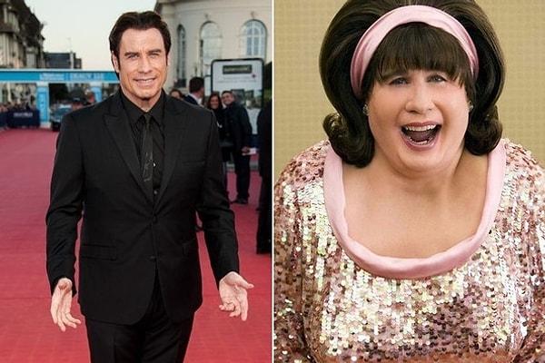 5. John Travolta gibi "errrrkek" bir oyuncuyu, Hairspray filminde en kadın haliyle görmek! :)