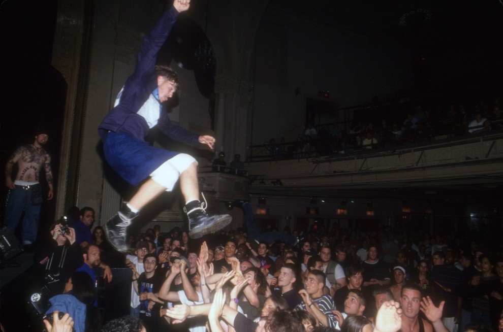 25 Photos That Really Show How Crazy NYC Clubs Were In The 90s! onedio.co