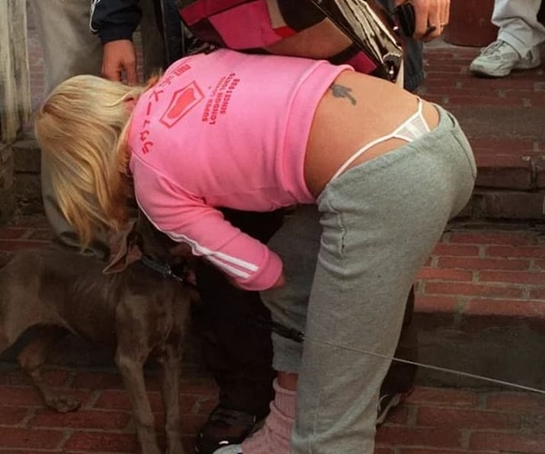 10. Стринги, которые должны быть видны, когда вы наклоняетесь