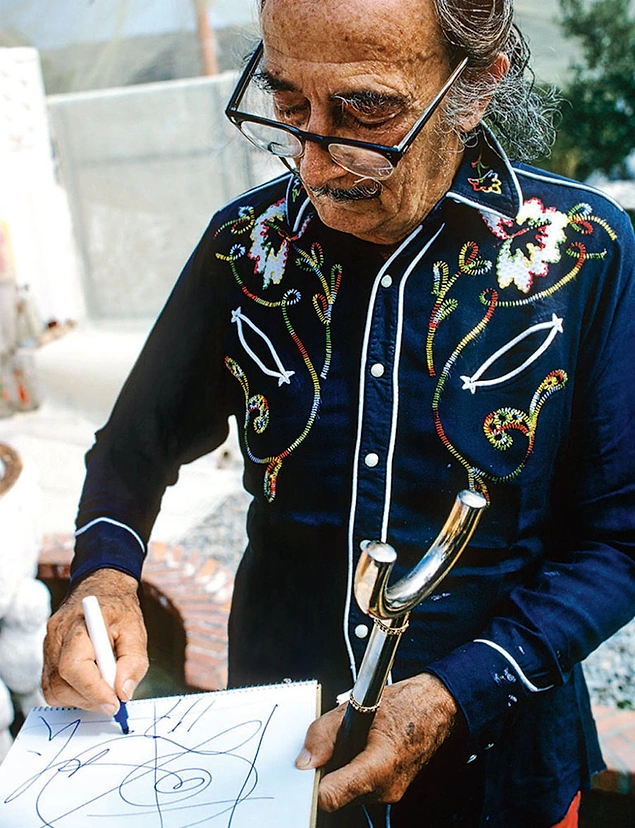 İşte 1973 yılında Salvador Dali'nin Tuhaf Playboy Photoshoot'ından Super Nadir Fotoğraflar!