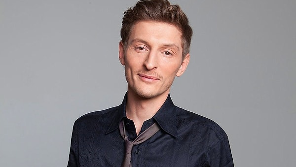 1. Павел Воля. Настоящее имя — Денис Добровольский.