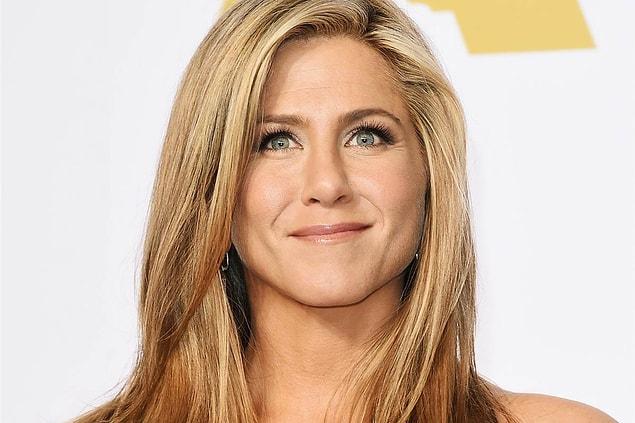 10. Jennifer Aniston, who has to fly most of her life, is afraid of heights!