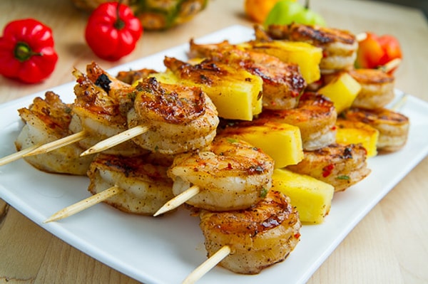 7. Шашлык из креветок с ананасами