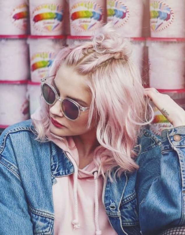 1. Even more pale pink towards the tips may look good on blondes.