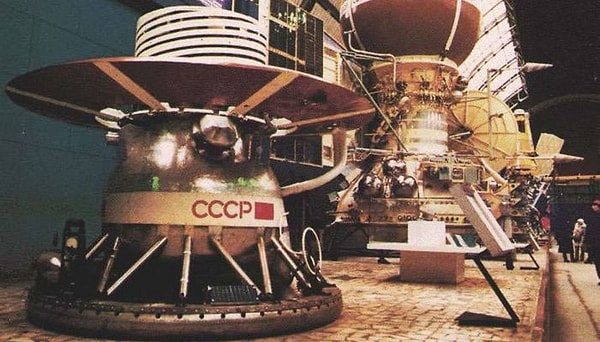 15. "Зонд Венера-13" продержался на Венере 127 минут, и это настоящий рекорд.