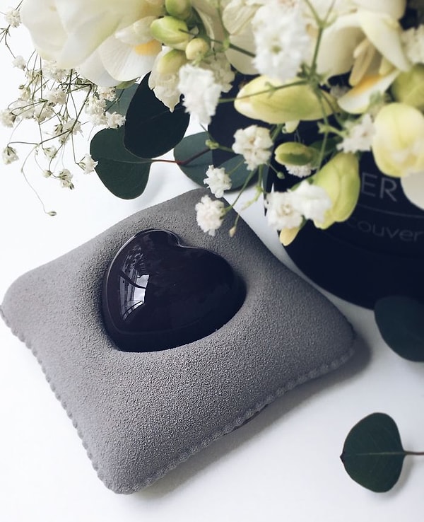 10. Сердце на подушке