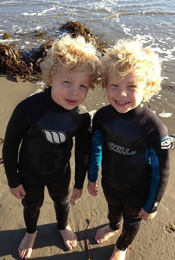 10. Если у вас идентичные близнецы, то вы постоянно слышите вопрос "А как ты их различаешь?"