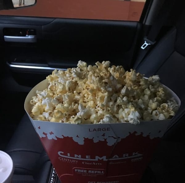 3. Попкорн, но НЕ в кино