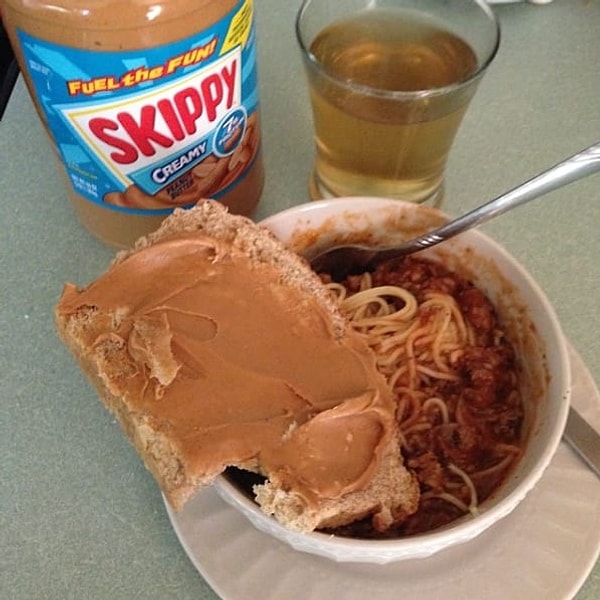 5. Снова сэндвичи с арахисовой пастой и спагетти