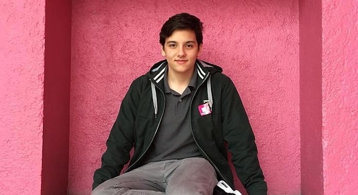 Его мама чуть не умерла, и он изобрел бюстгальтер, помогающий обнаружить рак груди