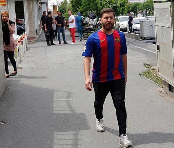 2. И людей можно было понять, ведь к ним, в Иран, приехал сам Лионель Месси!