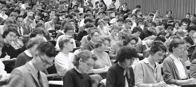 Hayatını araştırmaya, okumaya ve öğrenmeye adayan kahramanımız daha sonraları lisans ve doktora eğitimini tamamlamış; 1942’de doçent, 1950’de profesör olmuştur.