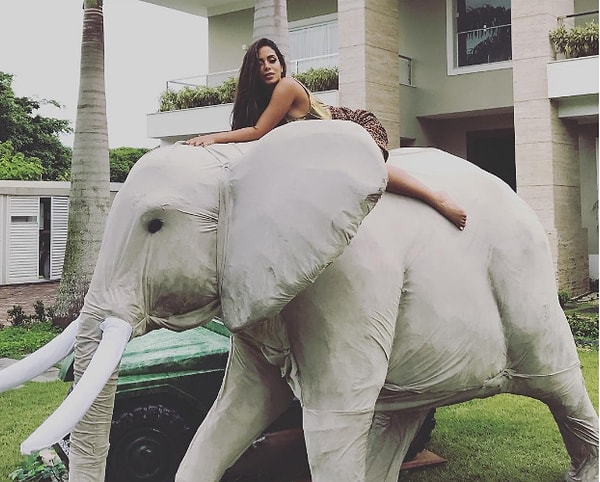 8. Концерты являются проблемой лишь до тех пор, пока вы не найдете высокого парня, чтобы сесть ему на шею