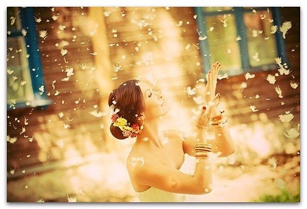 15. Не принимай никакой негатив. Пока ты его не примешь, он принадлежит тому, кто его принес.