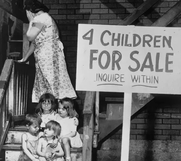 The mother who wants to sell her daughters because of poverty.