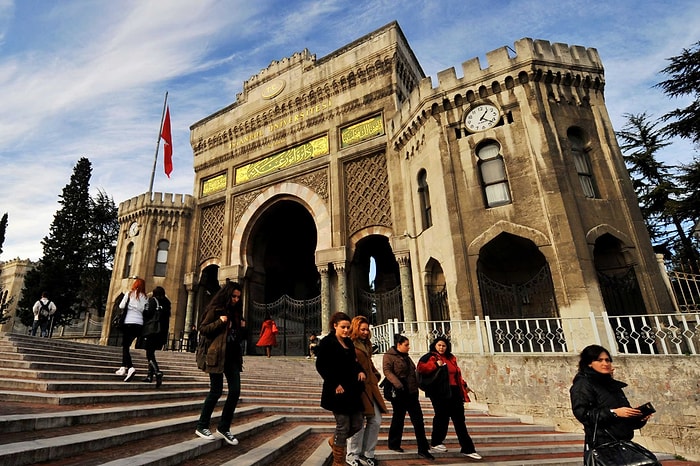 Gençlerimiz Kültür Sanattan Uzak: Yüzde 81'i Tiyatro veya Konsere Gitmiyor, Yüzde 55'i Kitap Almıyor