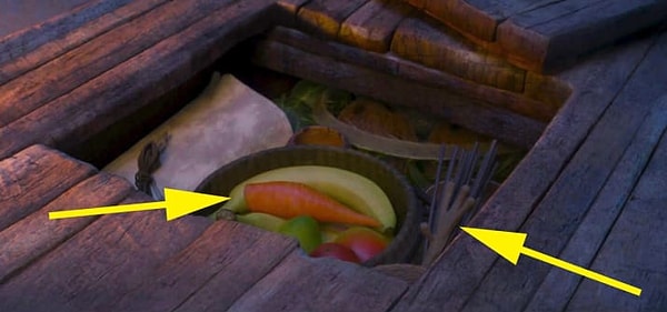 15. И, наконец, нос и руку Олафа можно увидеть в лодке Моаны