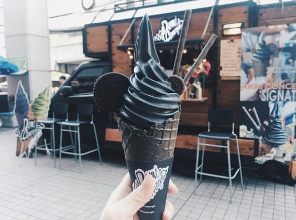 8. Мороженое из древесного угля? Почему бы и да!