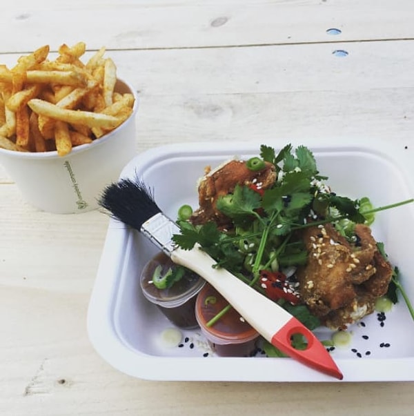 9. Если под рукой нет вилки, воспользуйтесь... кистью! 😃