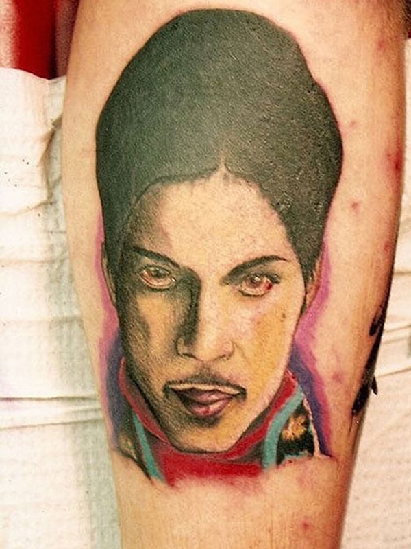 7. Почему Принц на этом тату выглядит воплощением зла?